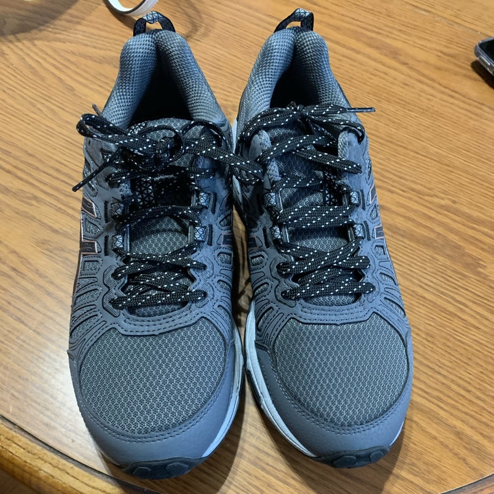 Women’s ASICS - Picture 5 of 5